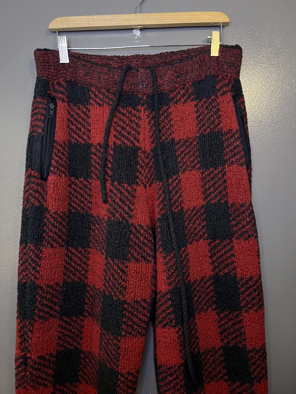 Skims Pants Womens L/XL Red Black Plaid Fuzzy Knit Jogger Lounge Zip Pockets
